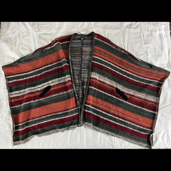 Volcom Head Honcho Poncho. - Picture 5 of 11